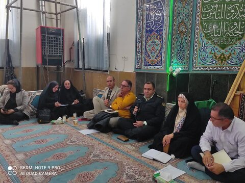 برگزاری نشست شورای توانبخشی مبتنی بر جامعه در روستای شکرناب با محوریت ارتقای خدمات بهزیستی