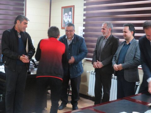 تقدیر مدیرکل بهزیستی البرز از همکاران مالی به مناسبت روز حسابدار