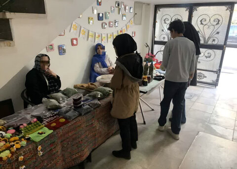 کرج | جشن و غرفه فروش محصولات روستایی در کرج برپا شد