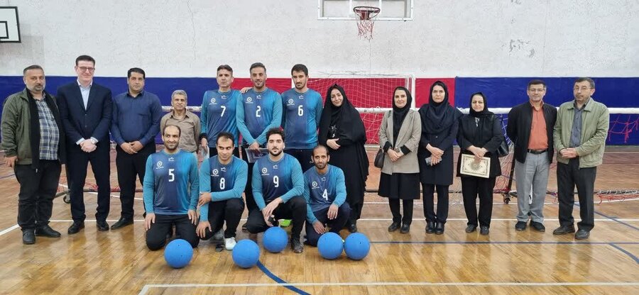 حضور مدیرکل بهزیستی گلستان در جلسه تمرین گلبال نابینایان و کم‌بینایان و تجلیل از پیشکسوتان این رشته