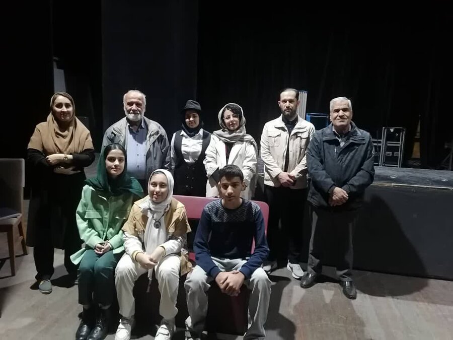 حضور معاون  و مسئول روابط‌عمومی بهزیستی گلستان در بازبینی گروه‌های نمایشی تالار فخرالدین اسعد گرگانی