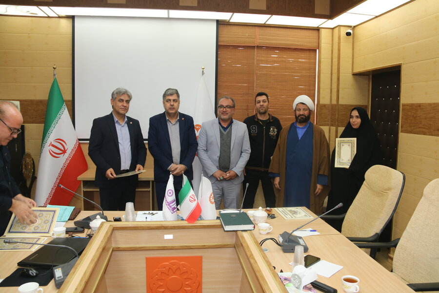 تجلیل از حسابداران بهزیستی استان قم