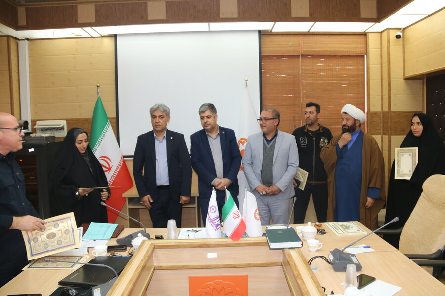 تجلیل از حسابداران بهزیستی استان قم