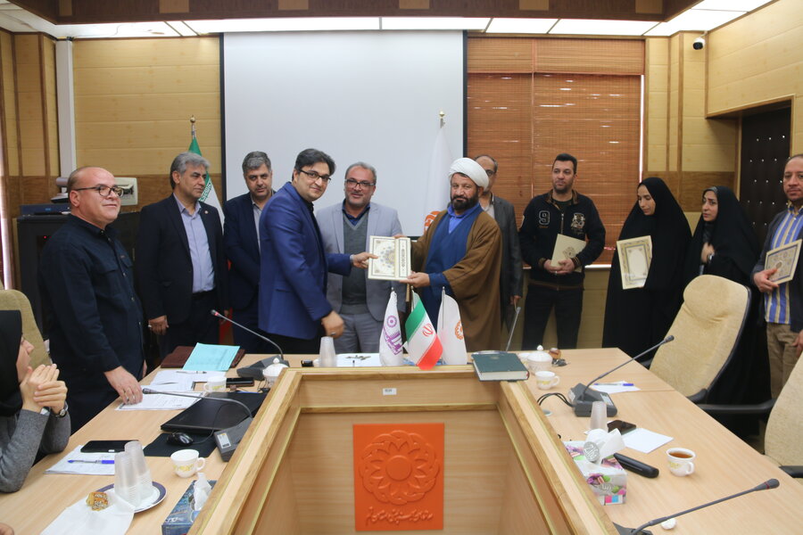 تجلیل از حسابداران بهزیستی استان قم