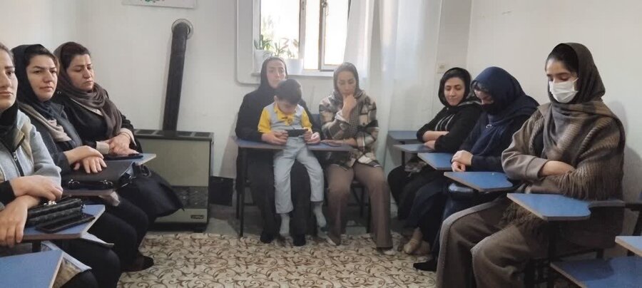 کارگاه «پیشگیری از معلولیت» ویژه مادران در دیواندره برگزار شد