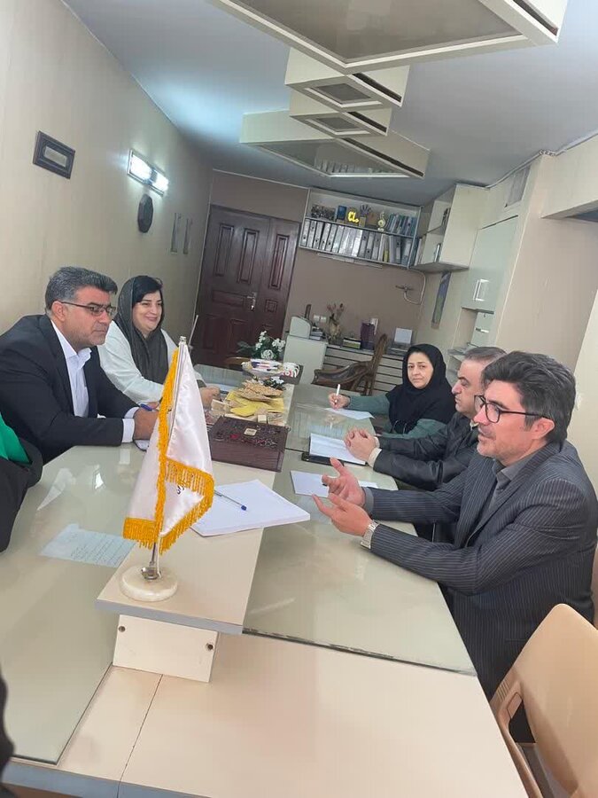 جلسه مشترک مرکز فوریت های اجتماعی با جمعیت کشوری همیاران سلامت روانی_اجتماعی برگزار شد