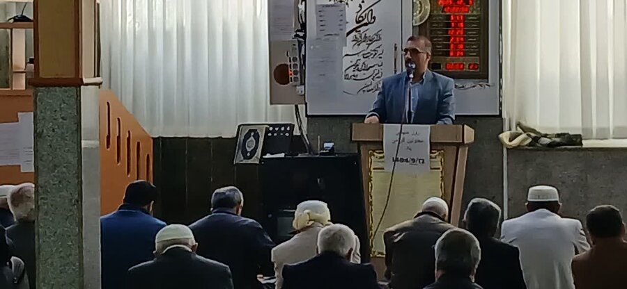سخنرانی رئیس اداره بهزیستی دهگلان پیش از خطبه‌های نماز جمعه