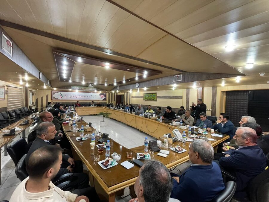 نشست صمیمانه مسئولان استان با افراد دارای معلولیت در قروه برگزار شد
