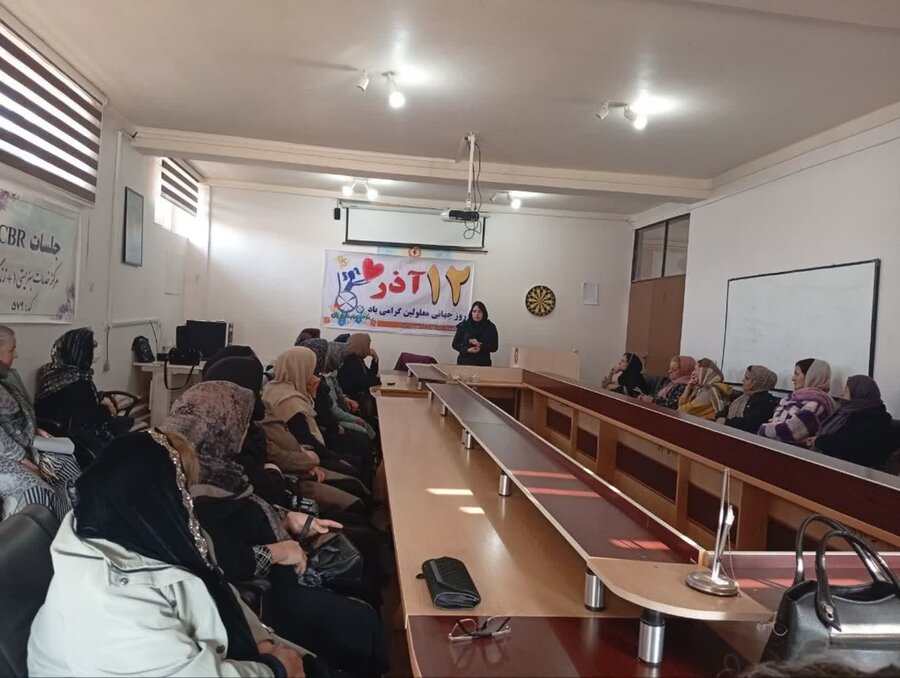 کارگاه آموزشی سلامت بانوان دارای معلولیت در دیواندره برگزار شد
