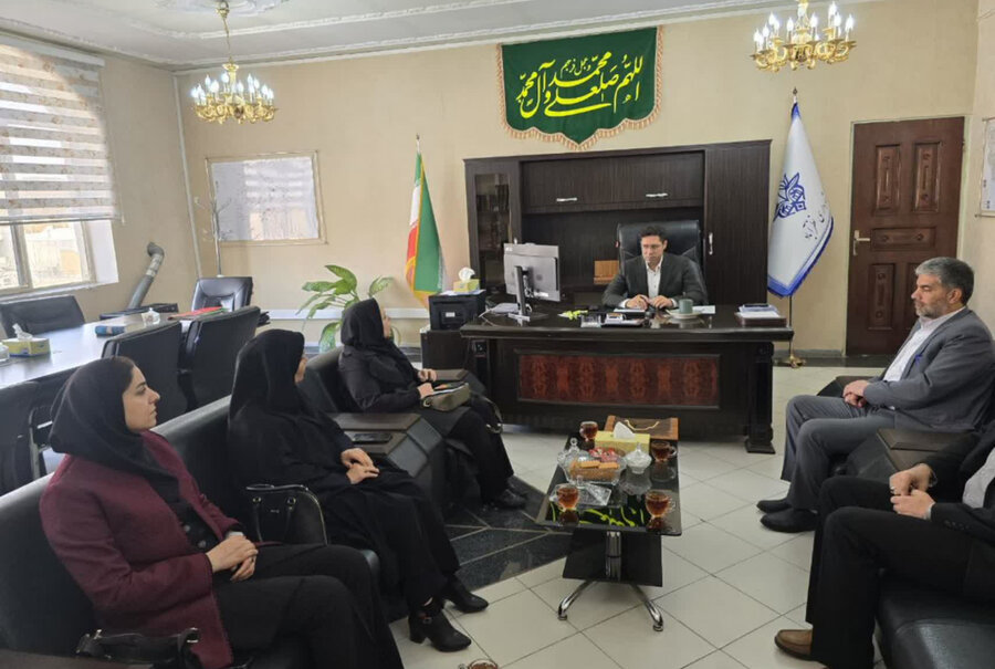 در نشستی رئیس بهزیستی با شهردار نظرآباد با محوریت ارتقاء خدمات شهری و حقوق شهروندی افراد دارای معلولیت گفتگو کرد
