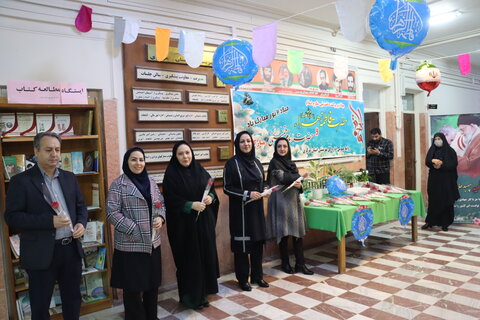 تقدیر از همکاران شاغل در اداره به مناسبت فرا رسیدن روز زن وولادت با سعادت حضرت فاطمه زهرا (ع)