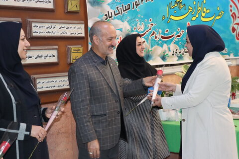 تقدیر از همکاران شاغل در اداره به مناسبت فرا رسیدن روز زن وولادت با سعادت حضرت فاطمه زهرا (ع)