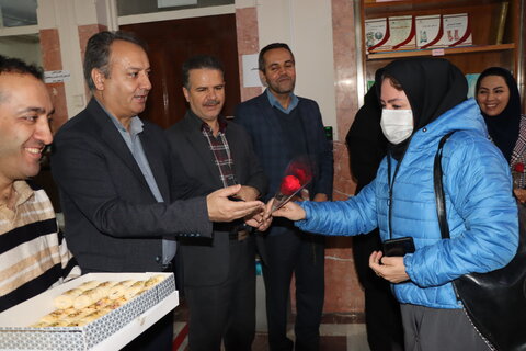 تقدیر از همکاران شاغل در اداره به مناسبت فرا رسیدن روز زن وولادت با سعادت حضرت فاطمه زهرا (ع)