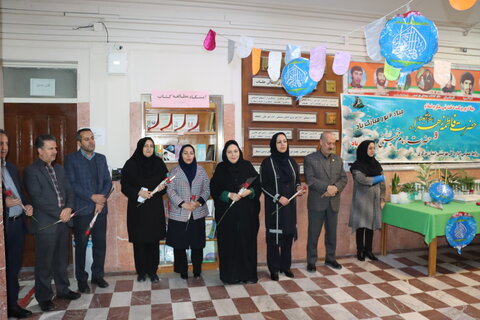 تقدیر از همکاران شاغل در اداره به مناسبت فرا رسیدن روز زن وولادت با سعادت حضرت فاطمه زهرا (ع)