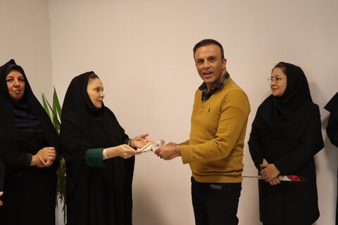 گزارش تصویری ا تقدیر از مشاوران و روانشناسان مرکز اورژانس اجتماعی و مرکز مشاوره تلفنی 1480 و مرکز شوق زندگی