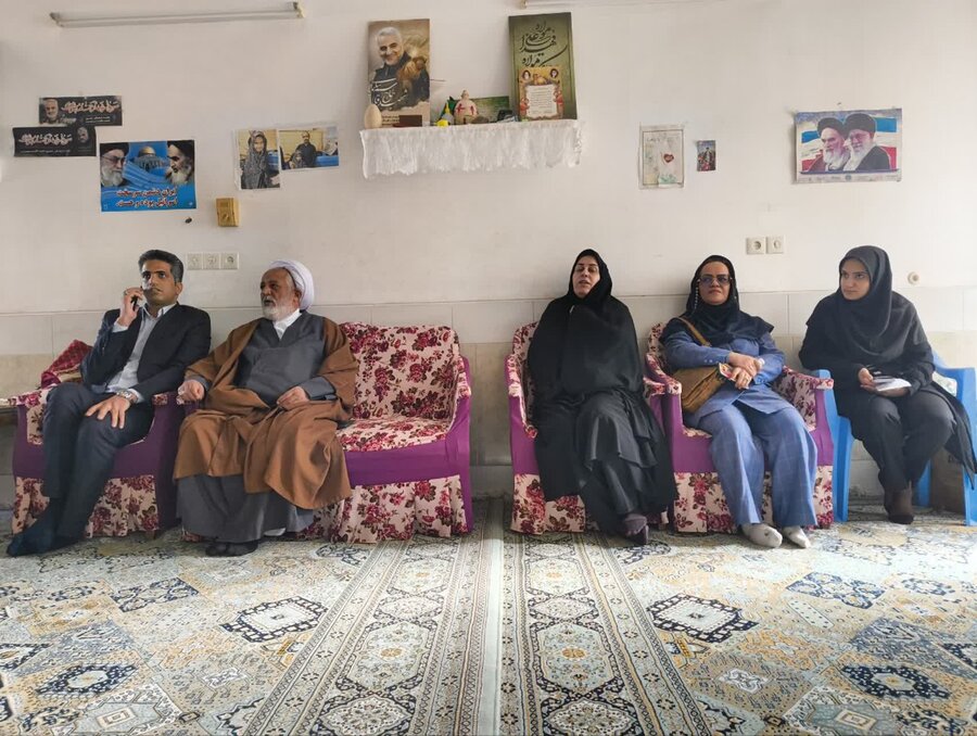 ✅بازدید مسئولان شهرستان میبد از خانواده‌های دارای چند معلولیت