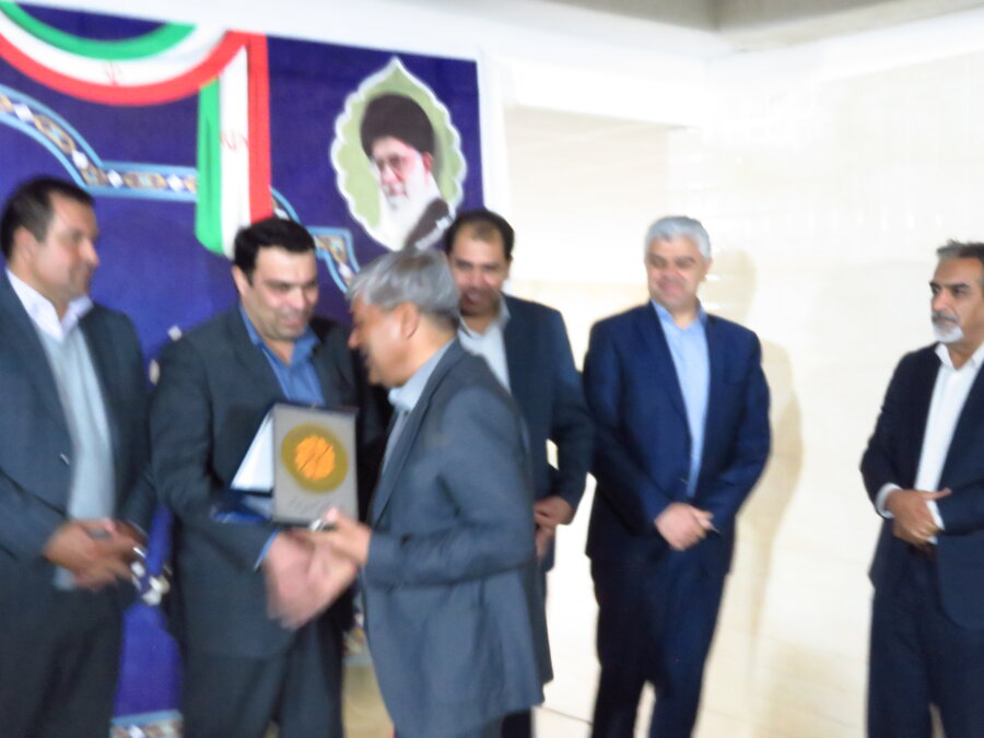 آیین تجلیل از عوامل اجرایی و پشتیبانی پروژه ۴۰ واحدی مسکن مهر افراد دارای معلولیت سیرجان