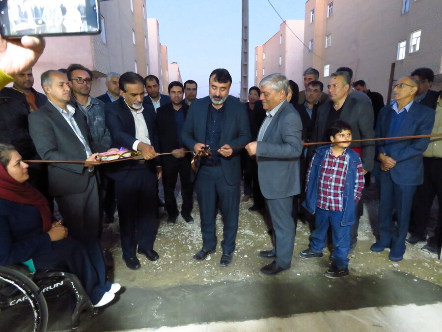 آیین تجلیل از عوامل اجرایی و پشتیبانی پروژه ۴۰ واحدی مسکن مهر افراد دارای معلولیت سیرجان