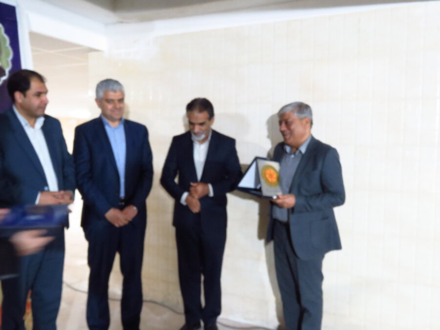آیین تجلیل از عوامل اجرایی و پشتیبانی پروژه ۴۰ واحدی مسکن مهر افراد دارای معلولیت سیرجان