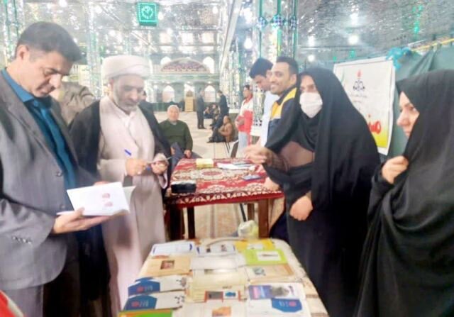 نطنز| استقرار میزخدمت در مصلی نطنز و بادرود