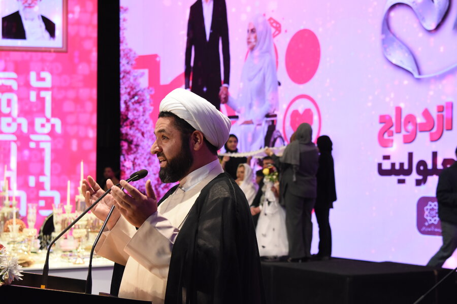 در برج میلاد تهران؛ جشن ازدواج ۱۱۴ زوج دارای معلولیت برگزار شد