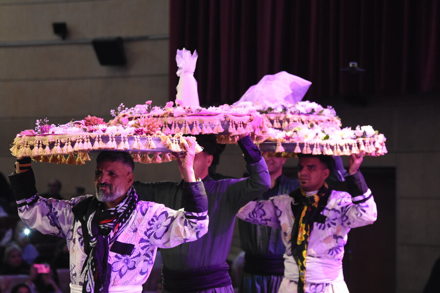 در برج میلاد تهران؛ جشن ازدواج ۱۱۴ زوج دارای معلولیت برگزار شد