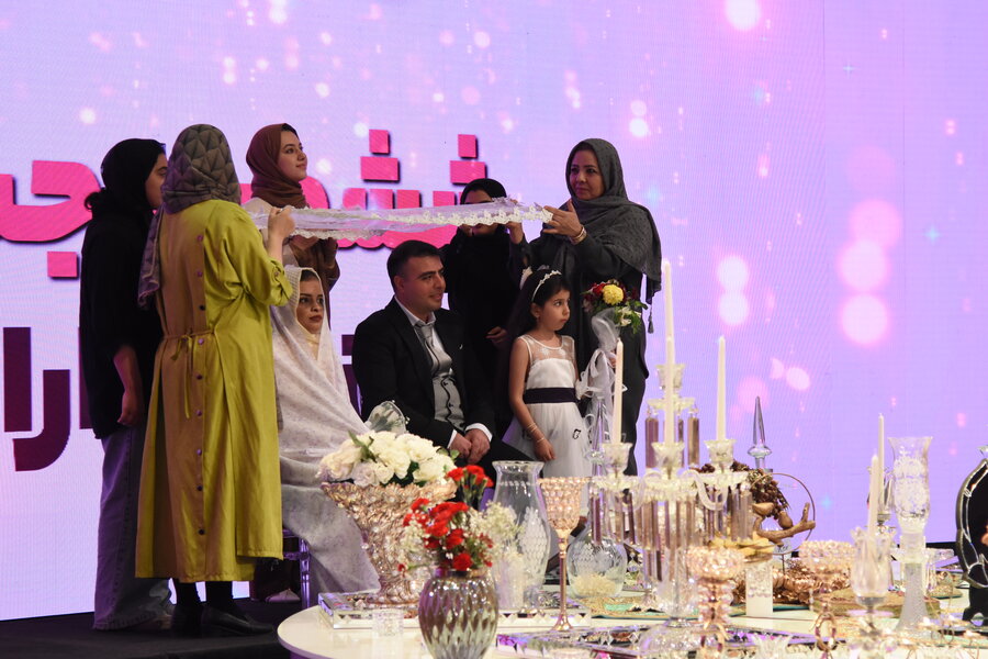 در برج میلاد تهران؛ جشن ازدواج ۱۱۴ زوج دارای معلولیت برگزار شد