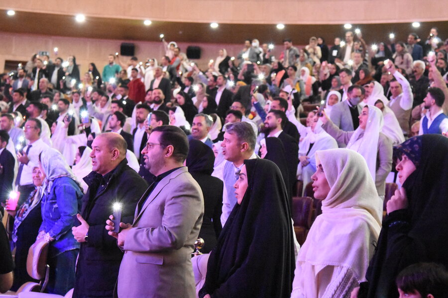 در برج میلاد تهران؛ جشن ازدواج ۱۱۴ زوج دارای معلولیت برگزار شد