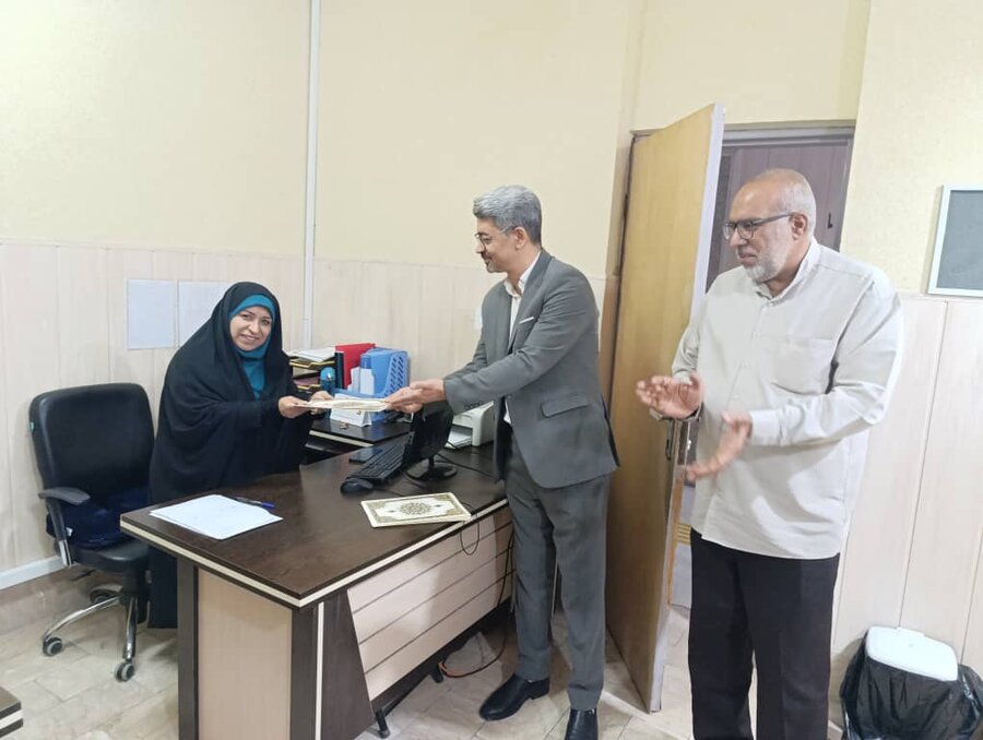 تقدیر از بانوان دارای معلولیت شاغل در اداره کل بهزیستی هرمزگان