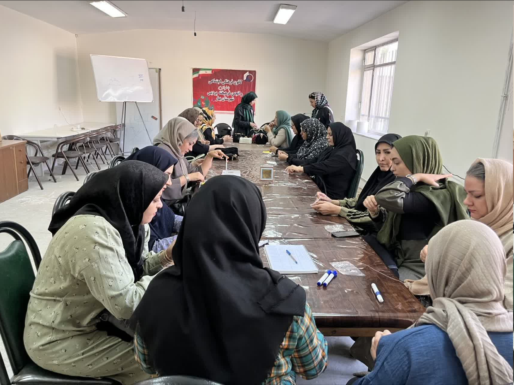  بازدید رئیس بهزیستی بهار از نحوه اجرای طرح مشارکت اجتماعی زنان (ماز)