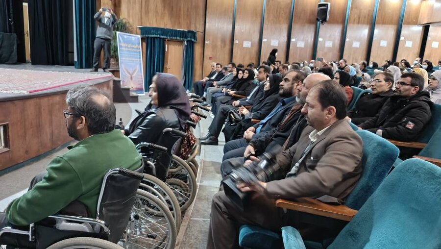 همایش روز جهانی معلولان در شهرستان بروجرد