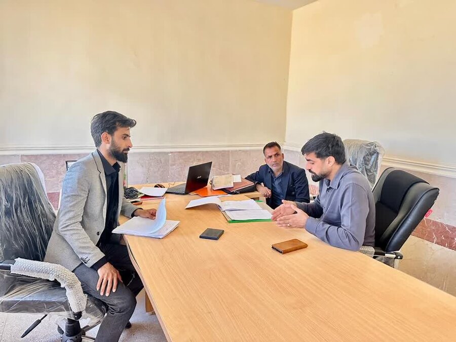 نشست مشورتی  رییس بهزیستی گنبکی  با مسئول بنیاد علوی