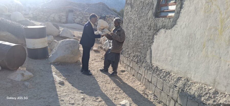 بازدید مسئول نمایندگی بهزیستی گنبکی از وضعیت مددجویان تحت حمایت در ارتفاعات کوه شاه