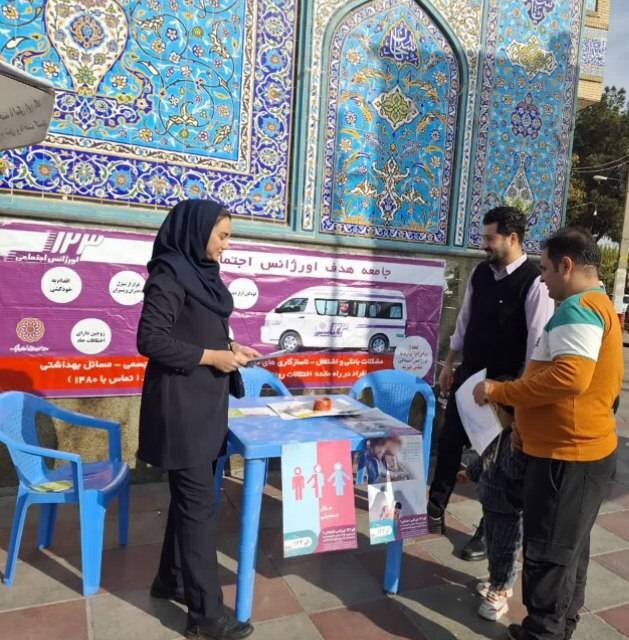 قرچک l حضور سرپرست اداره بهزیستی و همکاران اورژانس اجتماعی در نماز جمعه