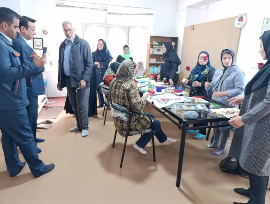 بازدید مدیر مجتمع مس شهربابک از مرکز حرفه آموزی نهال