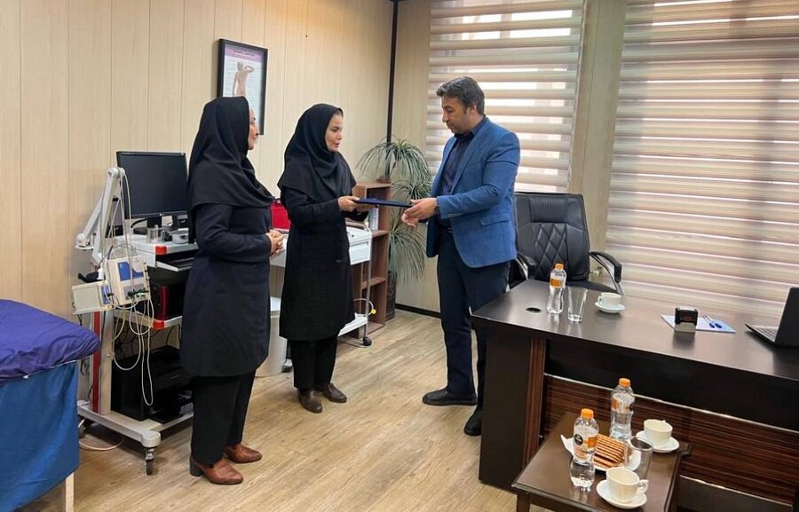 شهرتهران| بازدید معاون توانبخشی از مرکز روزانه تبسم و تجلیل از تلاشگران حوزه توانبخشی