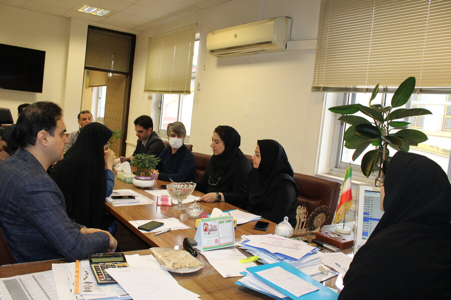 نشست بررسی نحوه پرداخت حق شیفت کارکنان مشمول در بهزیستی گیلان برگزار شد