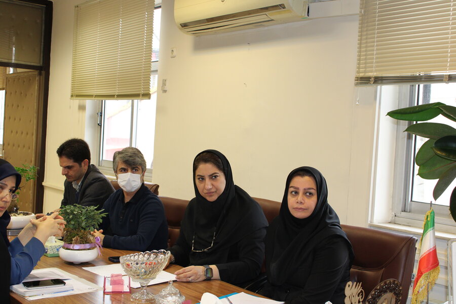 نشست بررسی نحوه پرداخت حق شیفت کارکنان مشمول در بهزیستی گیلان برگزار شد