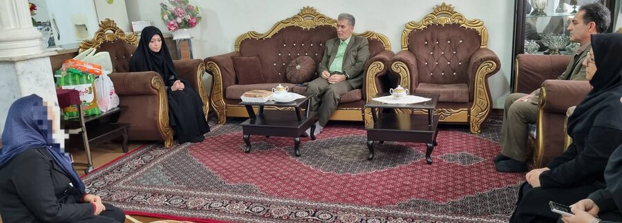 دیدار فرماندار و رئیس بهزیستی سلماس با خانواده‌های دارای دو فرزند معلول