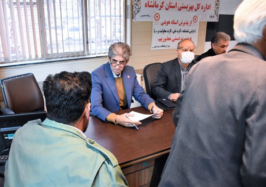 میز ارتباطات مردمی