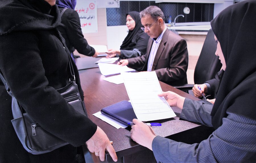 میز ارتباطات مردمی