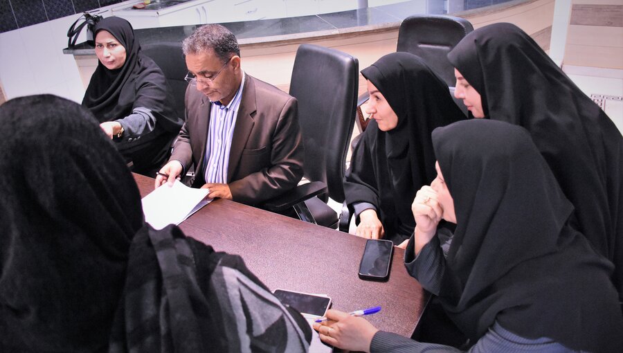 میز ارتباطات مردمی