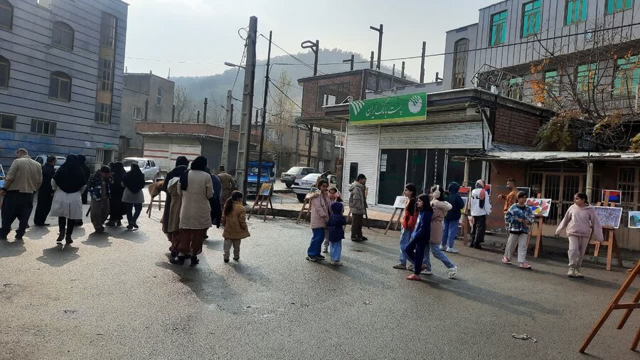 نمایشگاه نقاشی افراد دارای معلولیت در روستای نی مریوان برپا شد