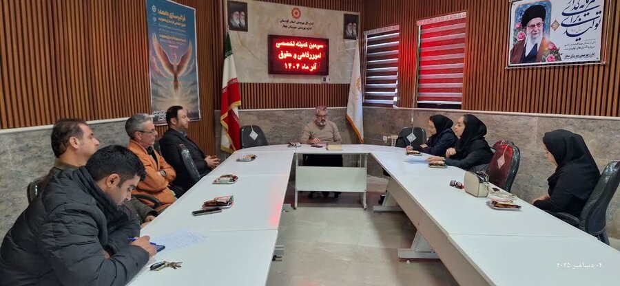 جلسه بررسی امور رفاهی و حقوقی سالمندان در بیجار برگزار شد
