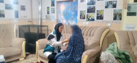 تزریق واکسن آنفلوانزا و آموزش پیشگیری از بیماریهای واگیر دار به بهبودیافتگان کمپ بانوان طلوع رهایی البرز