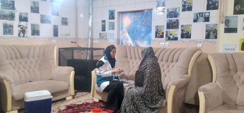 تزریق واکسن آنفلوانزا و آموزش پیشگیری از بیماریهای واگیر دار به بهبودیافتگان کمپ بانوان طلوع رهایی البرز