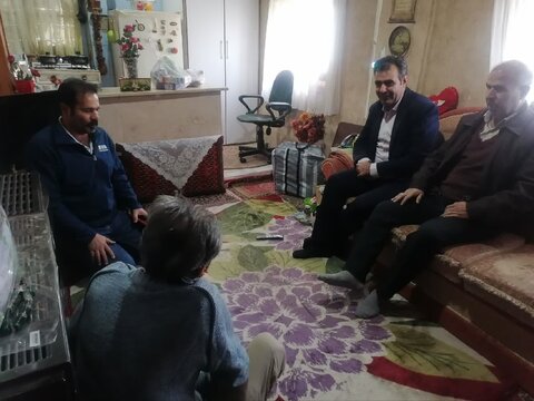 دیدار رئيس بهزیستی با خانواده توانخواه تحت پوشش