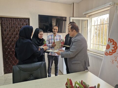 تجلیل از کارمندان دارای معلولیت در بهزیستی شهرستان کرج