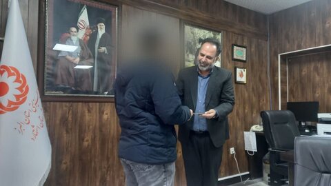 تجلیل از دانش آموزان موفق تحت پوشش بهزیستی اشتهارد به مناسبت روز جهانی افراد دارای معلولیت