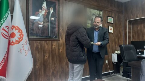 تجلیل از دانش آموزان موفق تحت پوشش بهزیستی اشتهارد به مناسبت روز جهانی افراد دارای معلولیت